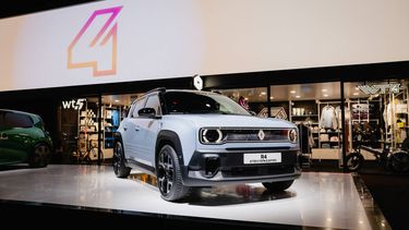 Renault R4 Paris Motor Show 2024 - Renault press conference, betaalbare elektrische auto