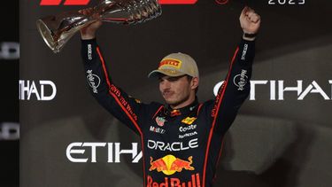 epa12576994 First placed Red Bull Racing driver Max Verstappen of Netherlands poses on the podium after the Formula One Abu Dhabi Grand Prix at the Yas Marina Circuit racetrack in Abu Dhabi, United Arab Emirates, 07 December 2025.  EPA/ALI HAIDER