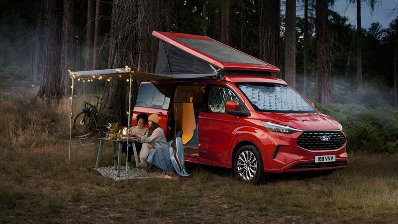2023_FORD_Transit_Custom_Nugget_08-LOW