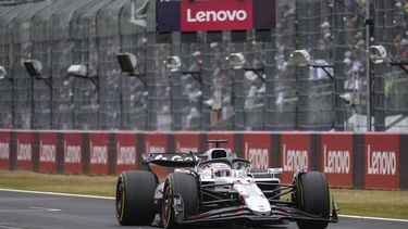epa12013027 Red Bull Racing driver Max Verstappen of the Netherlands leads the race during the 2025 Formula 1 Japanese Grand Prix at the Suzuka Circuit, in Suzuka, Japan, 06 April 2025.  EPA/FRANCK ROBICHON