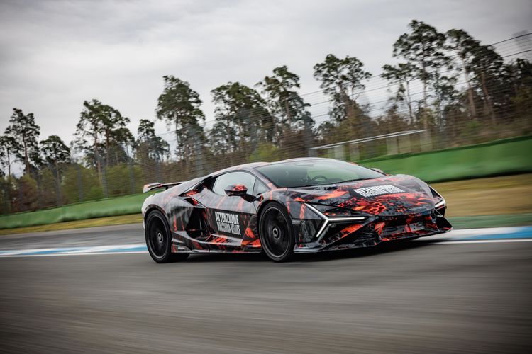 Lamborghini Revuelto SV