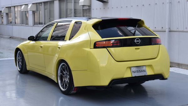 Nissan Z Lealia station stationwagen