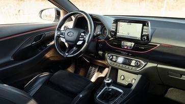 Deze snelle hatchback met 250+ pk zijn betaalbaarder dan je denkt