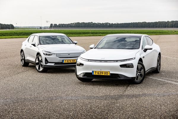 Xpeng P7, Polestar 2, dubbeltest, test