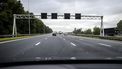 rechts inhalen rijstrook rijstroken snelweg linksplakker boete verkeer verkeersregels