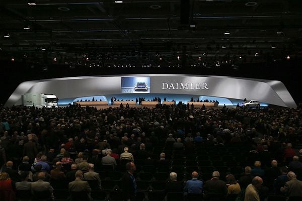 daimler-wants-to-launch-at-least-10-new-electric-cars-by-2020_2