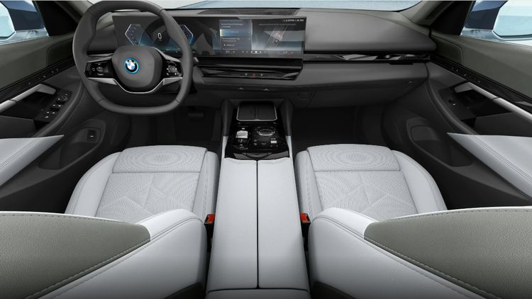 Duik in de Prijslijst BMW i5 Touring