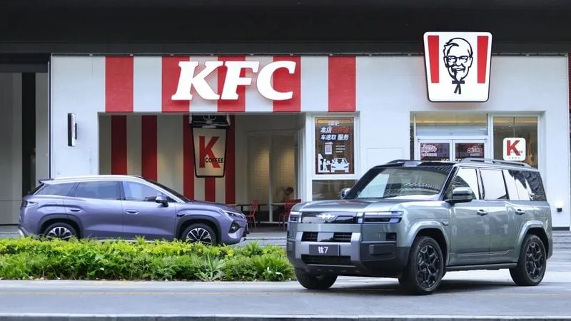 BYD gaat samenwerking aan met KFC: waarom jij in 9 minuten een hele bucket leeg moet eten