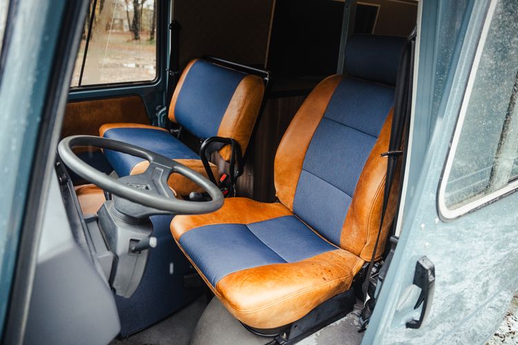Peugeot J9 camper