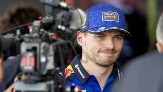 SILVERSTONE - Max Verstappen (Red Bull Racing) staat de pers te woord na afloop van de sprintsessie van de Formule 1 Grand Prix van Groot-Brittannië op het racecircuit van Silverstone. SANDER KONING / ANP