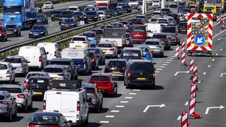 Is wachten met ritsen tot einde invoegstrook correct of asociaal?