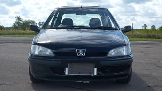 Brit bouwt krankzinnige Hayabusa-motor in 600 euro-Peugeot 106