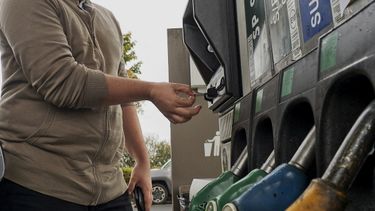 Gratis tanken tiener stal benzine