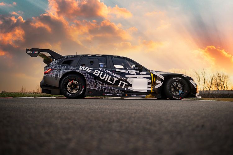 1 aprilgrap wordt ineens werkelijkheid: BMW M3 GT3 Touring eet Porsches als ontbijt