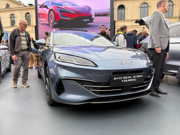 BYD Seal 6 DM-i Touring stationwagen PHEV plug-in hybride