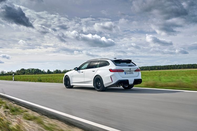 BMW M5 Touring review test