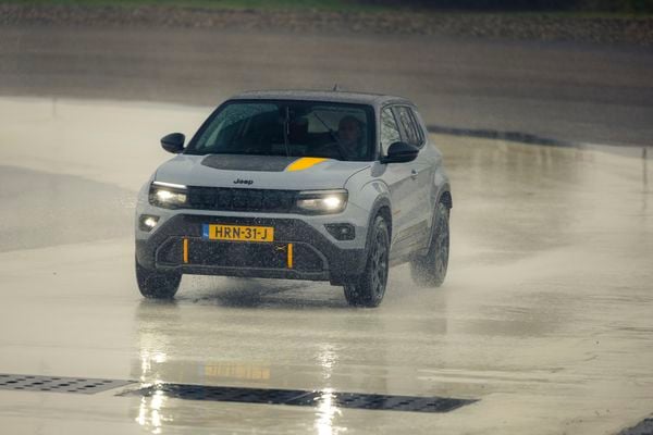 4x4 vierwielaandrijving Dacia Duster Jeep Avenger 4xe Suzuki Vitara Allgrip