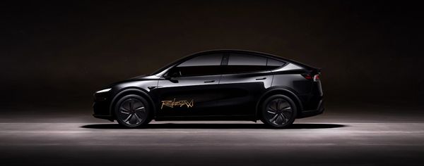 Een huidige Tesla Model Y Robotaxi