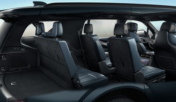 Cadillac Escalade IQL
