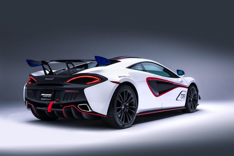 McLaren MSO X - 08 Anniversary White_Red and Blue Accents - 04