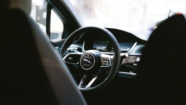 Mag je met alcohol op in een zelfrijdende taxi gaan zitten?