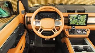 Land Rover Defender 90 P425 X Valiance Convertible occasion Niels van Roij Heritage Customs