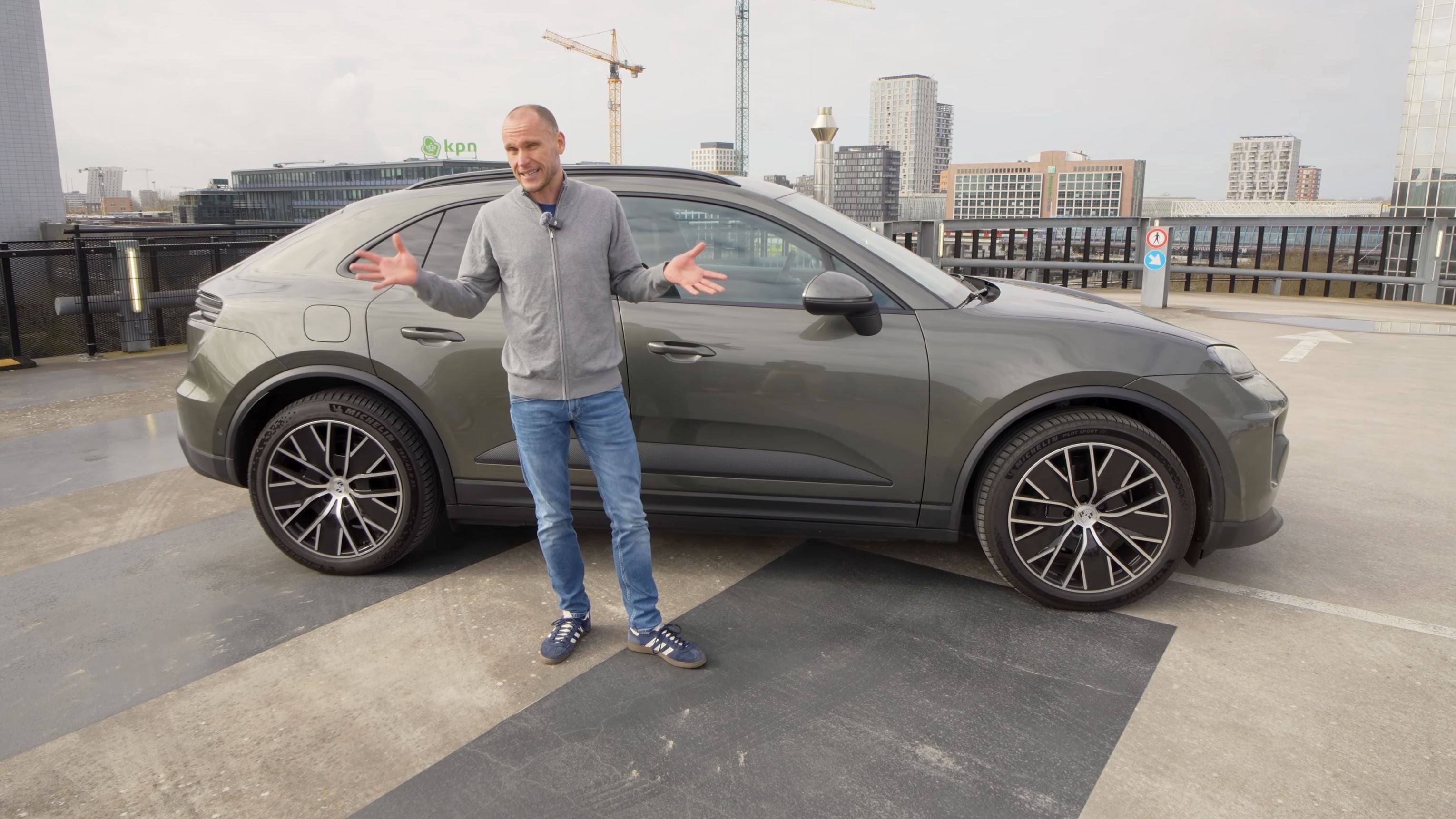 Waarom Porsche rijden nog steeds meerwaarde heeft in de wereld van elektrische SUV’s
