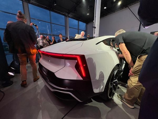 Kan de Polestar 5 jou uit de Porsche houden?