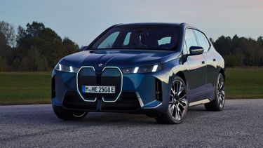 BMW iX xDrive60 facelift