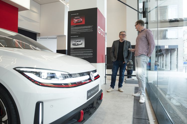 Andreas Mindt in gesprek bij de Volkswagen ID. Polo GTI