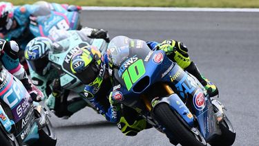 Italtrans Racing Team rider Diogo Moreira of Brazil (R) rides his motorcycle during the Moto2 class race of the MotoGP Japanese Grand Prix at the Mobility Resort Motegi in Motegi, Tochigi prefecture on October 6, 2024. 
Toshifumi KITAMURA / AFP