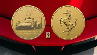 Ferrari brengt zeldzame gouden en zilveren munten uit vanaf 350, maar het zijn bepaald geen zekere investeringen