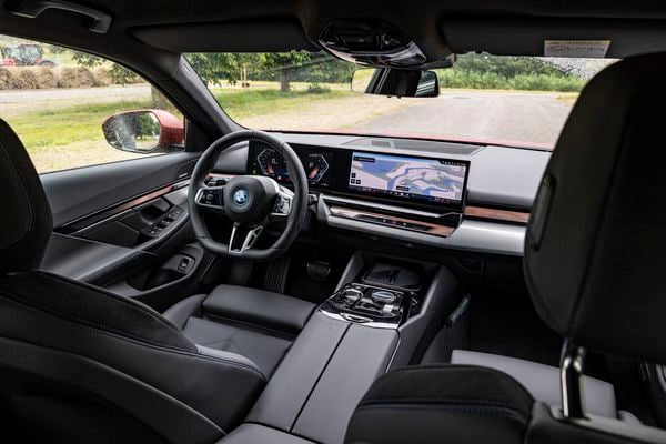 BMW i5