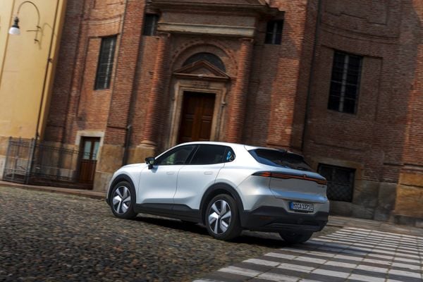 Changan Deepal S05 van achteren in de stad