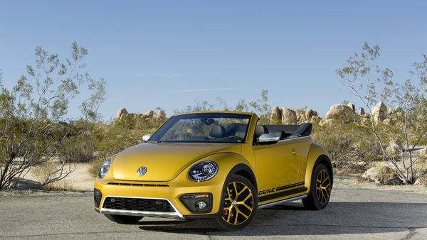 Volkswagen Beetle Dune Cabriolet van voren