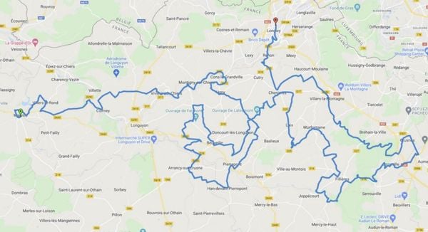 Offroaden met Dacia Duster gaat fout! Uren vast in modder