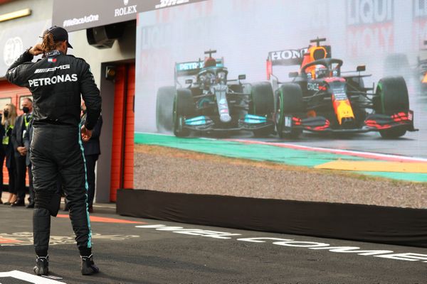 Lewis Hamilton op het circuit in Italië