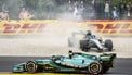 SPA -  Lance Stroll (Aston Martin Aramco Formula One Team) en George Russell (Mercedes-AMG PETRONAS Formula One Team) die in de grindbak terecht komt tijdens de race van de Grote Prijs van België op het circuit van Spa-Francorchamps. SEM VAN DER WAL / ANP
