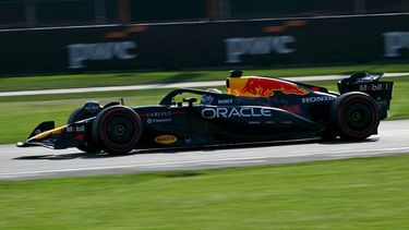 Red Bull Racing's Dutch driver Max Verstappen drives during the qualifying session of the Mexico City Formula One Grand Prix at the Hermanos Rodriguez racetrack in Mexico City on October 25, 2025. 
Yuri CORTEZ / AFP