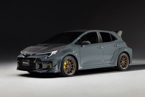 305 pk en geen achterbank: Toyota GRMN Corolla is een rijdende maniak voor iedereen die dun genoeg is