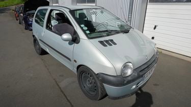 Sleeper Renault Twingo 500 pk Misha Charoudin