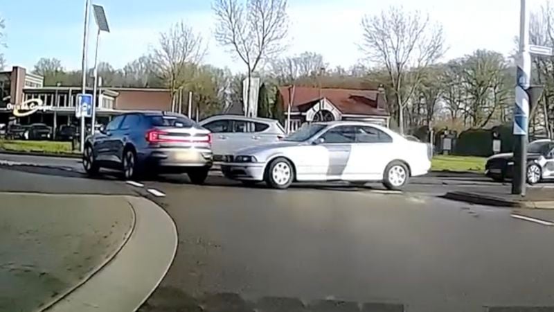 BMW-rijder ongeluk crash Nederland Nederlandse Polestar 2 Rotonde