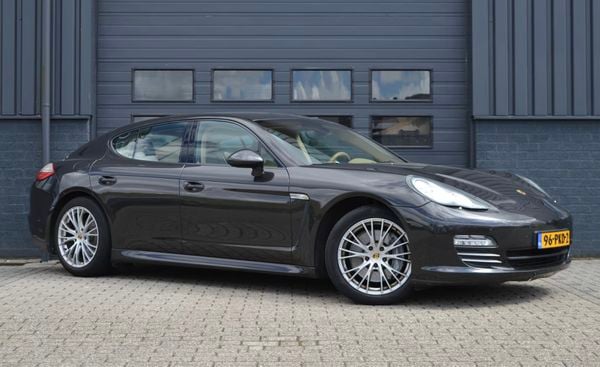 Porsche Panamera grand tourer GT occasion tweedehands auto