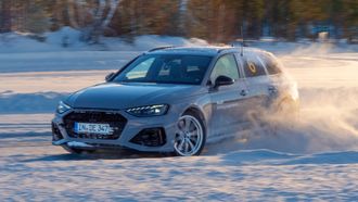 Audi RS 4 RS4 ijsdriften ice experience