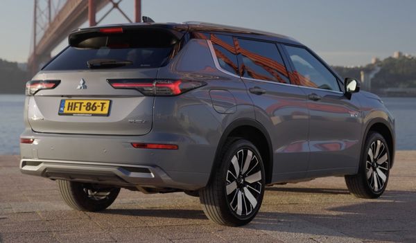 Mitsubishi Outlander PHEV