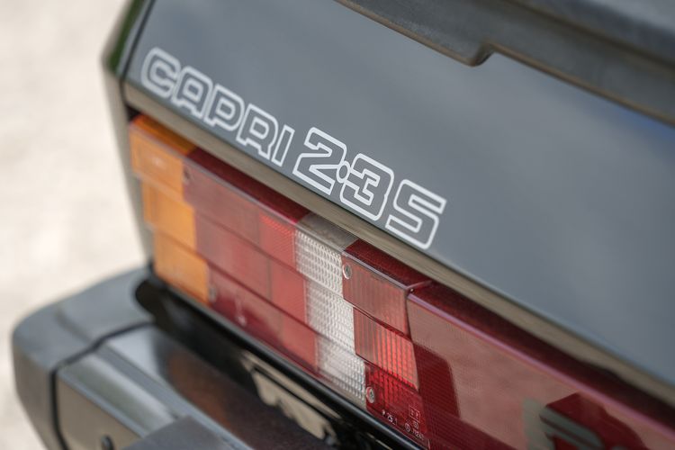Ford Capri, ongeluk, stilstaan, uw garage