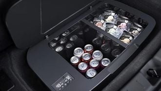 Altijd koele drankjes: voor 275 euro wordt de neus van jouw Tesla een koelkast, maar in China krijg je meer