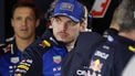 epa12855943 Red Bull Racing driver Max Verstappen (C) of Netherlands looks on in the pits before the start of the Qualifying for the Formula 1 Japanese Grand Prix at the Suzuka International Racing Course racetrack in Suzuka, Japan, 28 March 2026. The 2026 Formula 1 Japanese Grand Prix is held on 29 March.  EPA/FRANCK ROBICHON / POOL