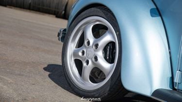 650 pk-Volkswagen Kever is eigenlijk een mix van een Porsche Taycan en een Tesla Model S