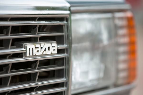 Uw Garage: Das Boot: Mazda 929 Stationwagon